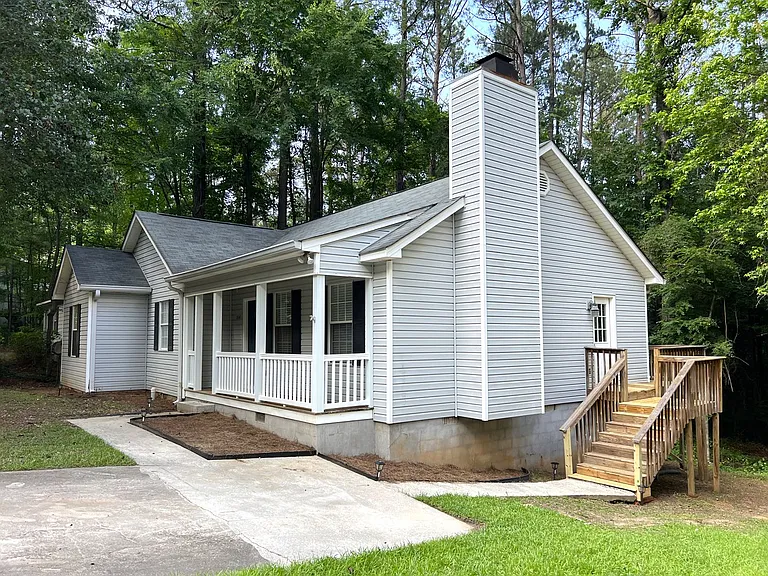 536 Loblolly Ln — Photo 3