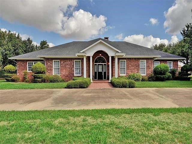 1st image of 38 Park Place Dr
