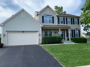 470 Nuthatch Way, Lindenhurst, IL 60046