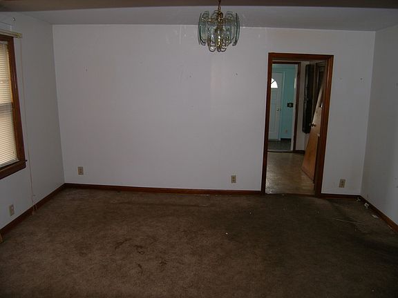 4th image of 10601 S 81st Ave