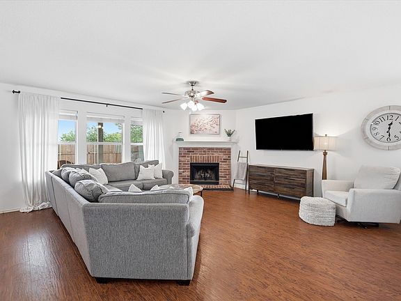5th image of 300 Highland Ridge Dr