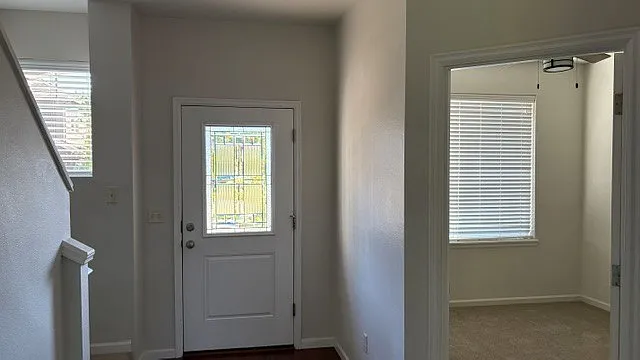 5 bed, 2378 sqft, $3,475 — Photo 2