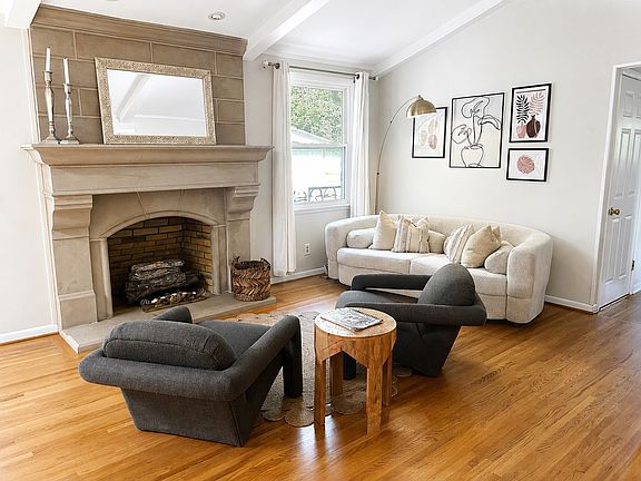 4th image of 208A Forrest Valley Cir