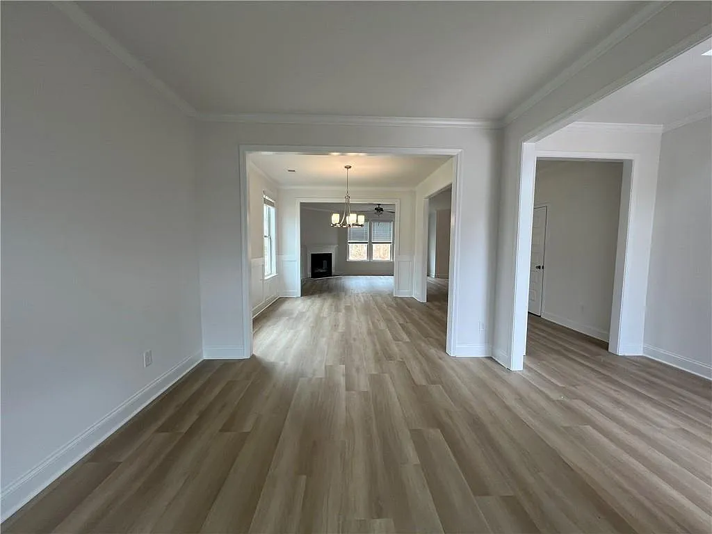 4 bed, 2.5 bath, 2676 sqft, $2,450 — Photo 3