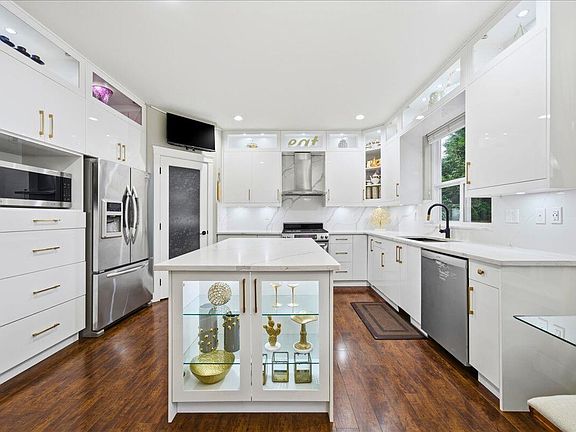 5th image of 6060 145a St