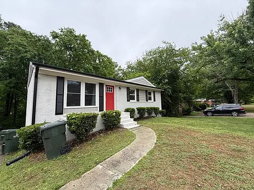 2809 Newark Dr — Photo 2