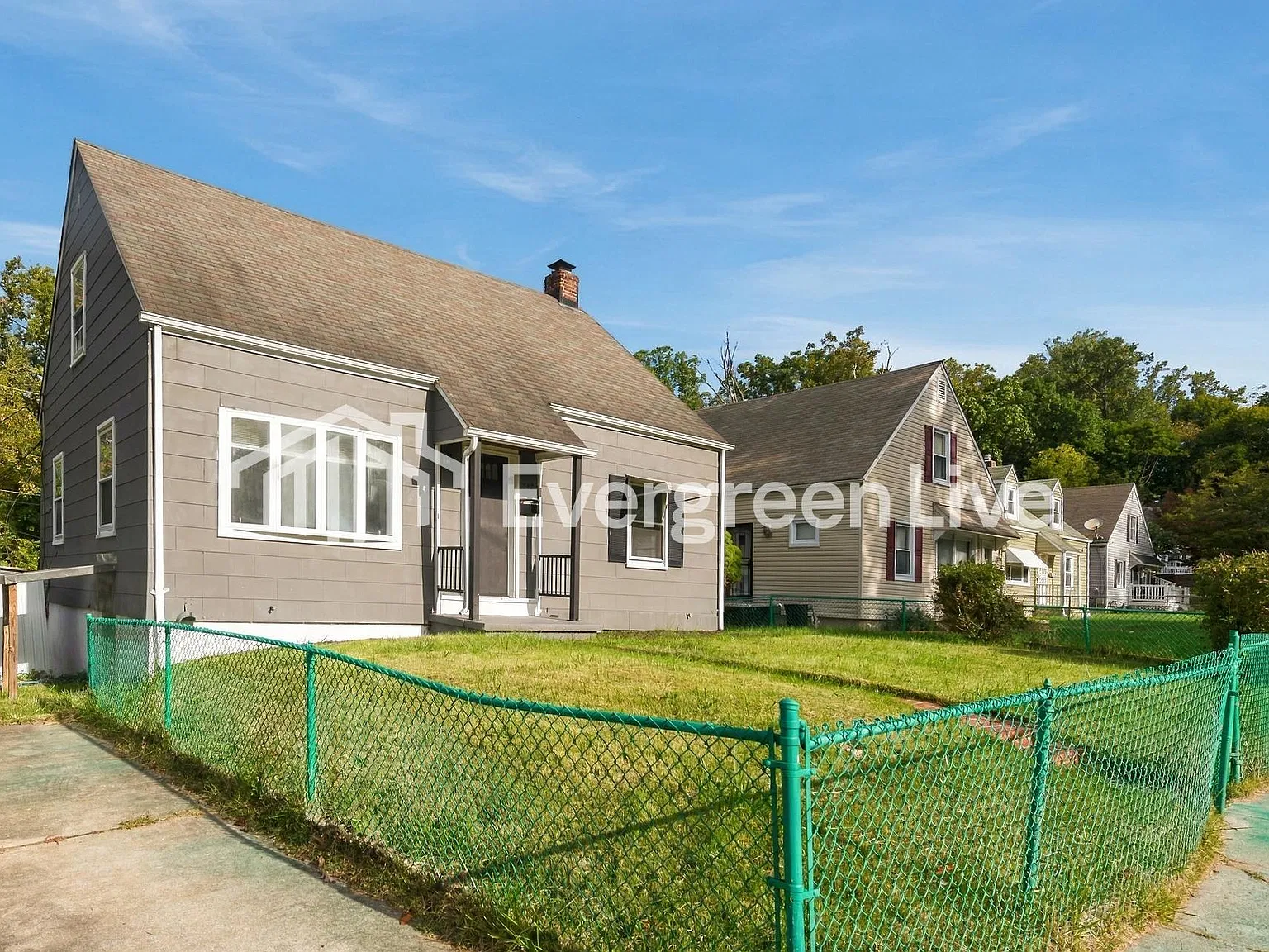 4 bed, 1.5 bath, 1287 sqft, $2,295 — Photo 2