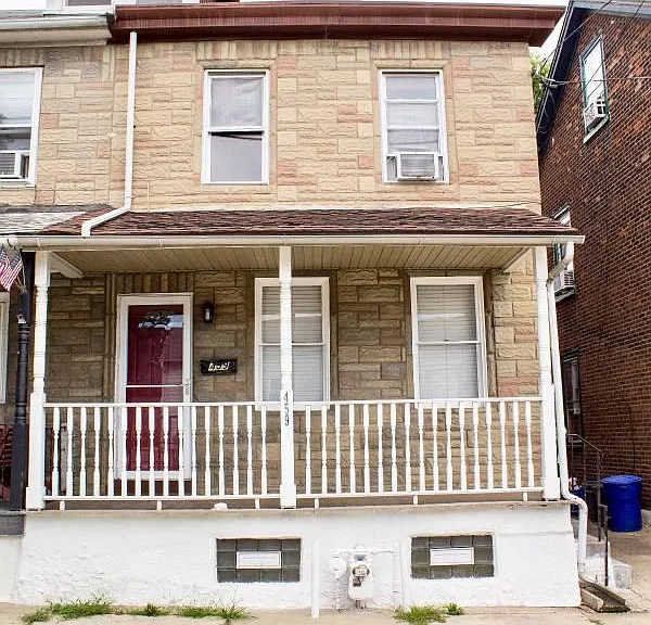 459 New Elm St — Photo 1