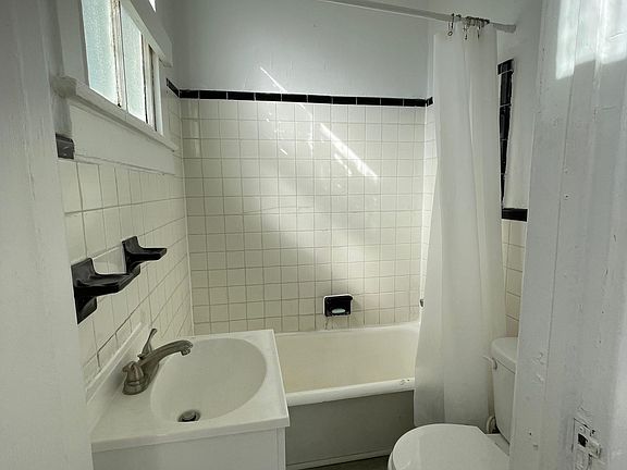 3rd image of 4000 Prytania St APT G