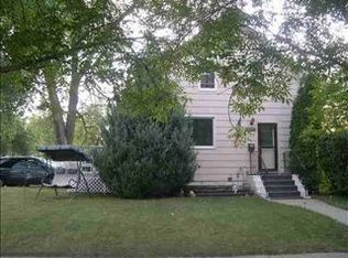 103 5th St NW, Minot, ND 58703