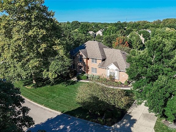 3rd image of 9139 Indian Springs Ct