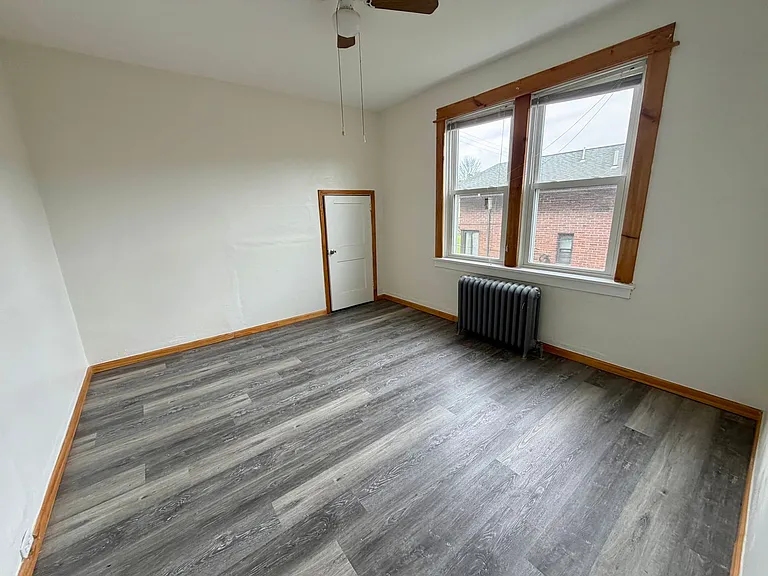 42 Warren St — Photo 12