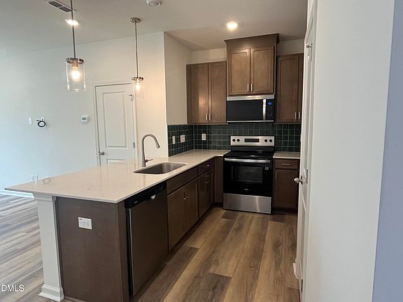 2nd image of 3021 Chrys St