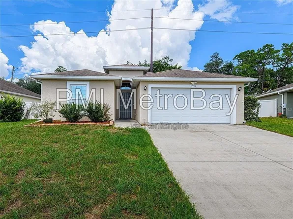 37154 Highland Bluff Cir, Dade City, FL 33523