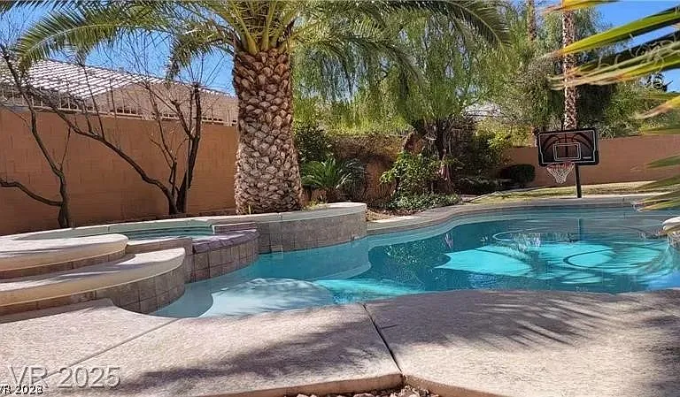2598 Mizzoni Cir — Photo 26