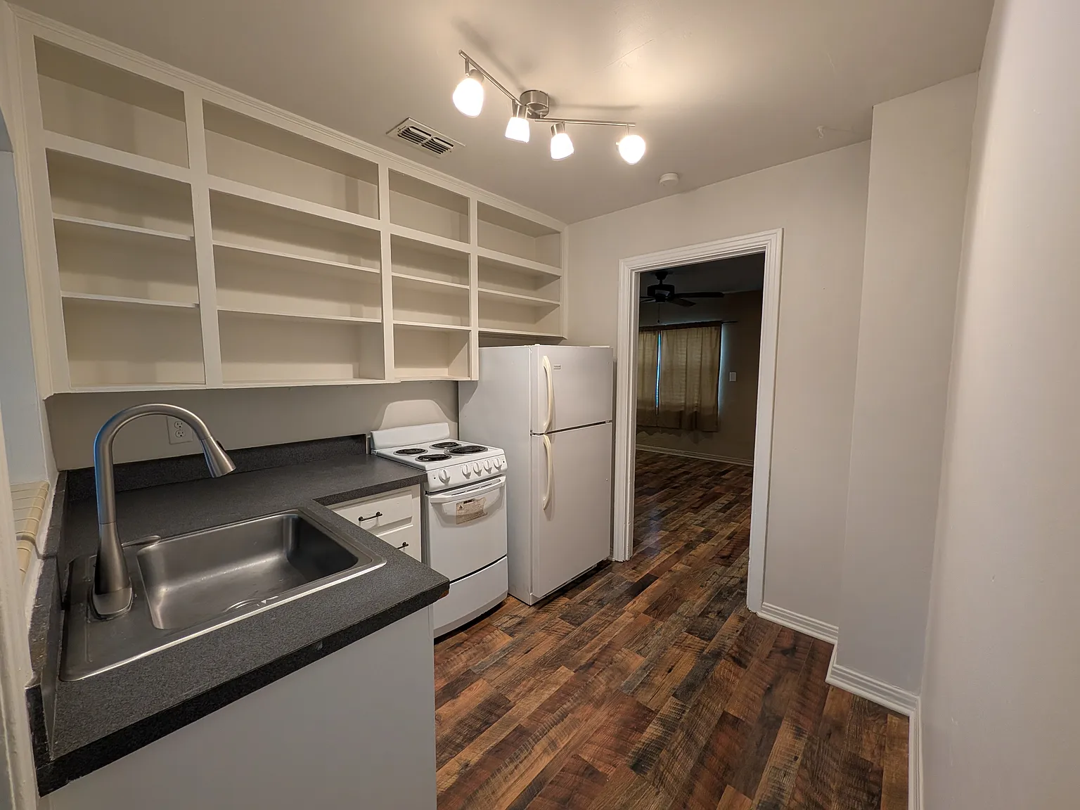 2 bed, 750 sqft, $1,185 — Photo 4
