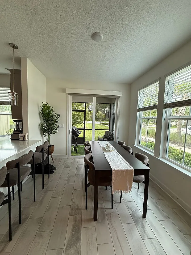 Spacious 4-Bedroom End-Unit Townhome with Lake Views in Nocatee — Photo 4