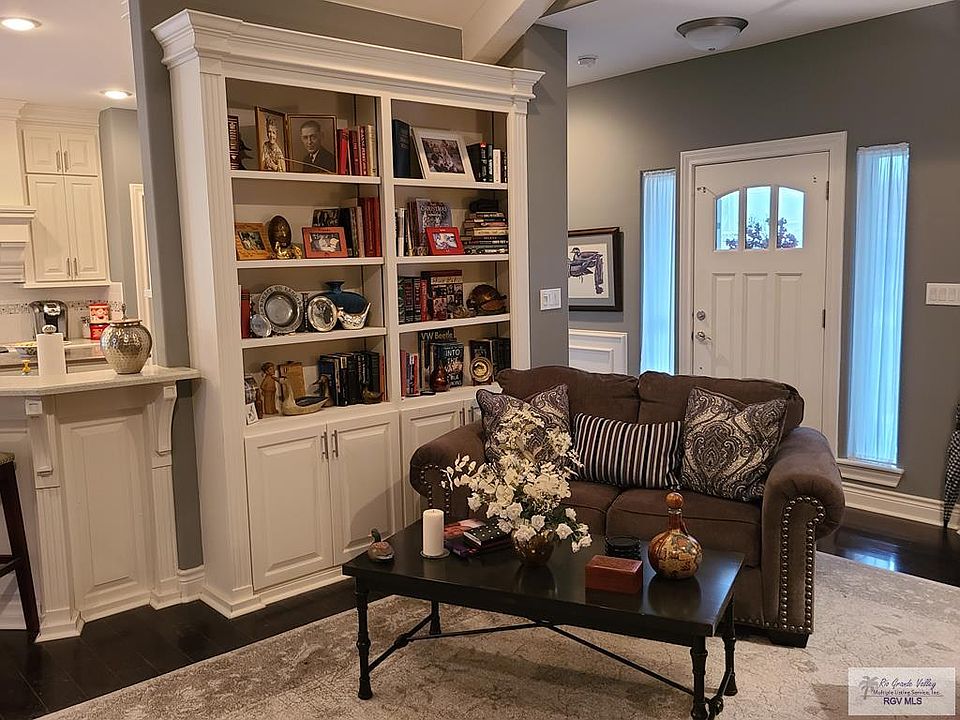 1st image of 11 Cypress Point Dr