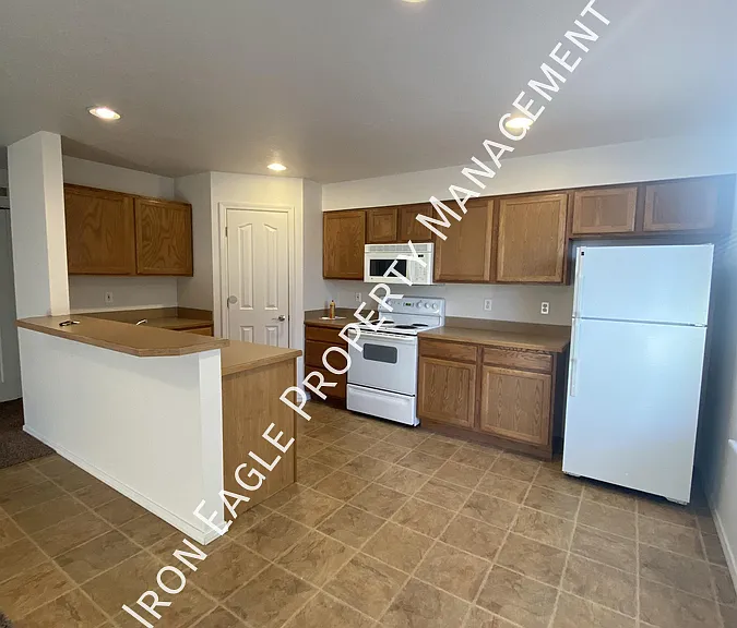 3015 W Marbeth Ct — Photo 2