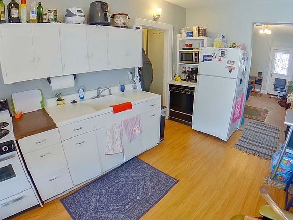 3rd image of 731 Humboldt St #1