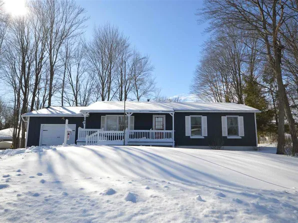 704 Alice St, Boyne City, MI 49712