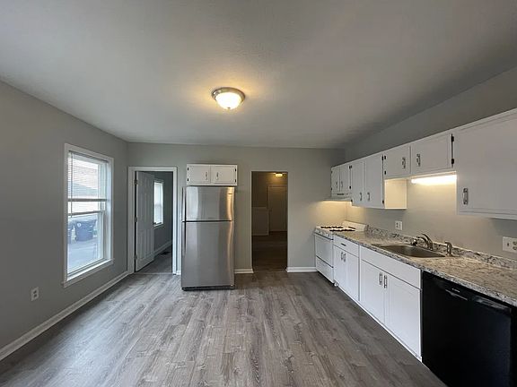 3rd image of 18 Harvard St #1