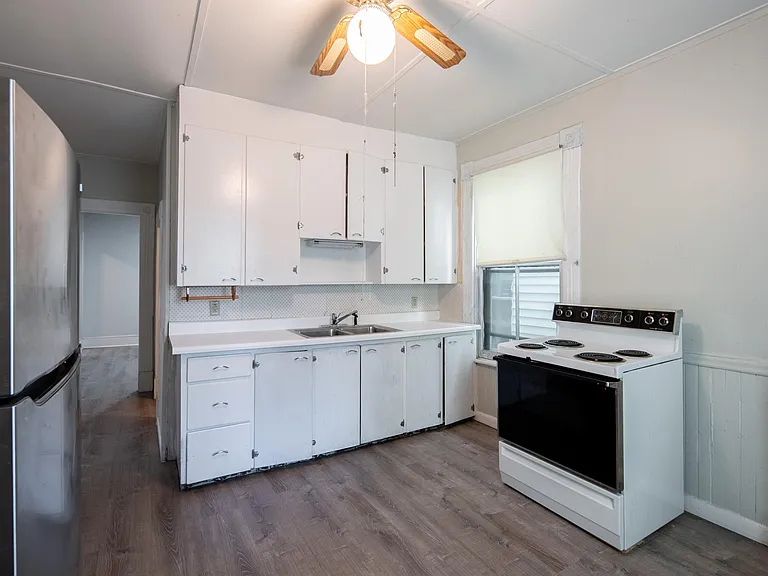 159 Hoosick St #1R — Photo 1