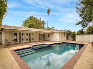 23932 Oxnard St, Woodland Hills, CA 91367