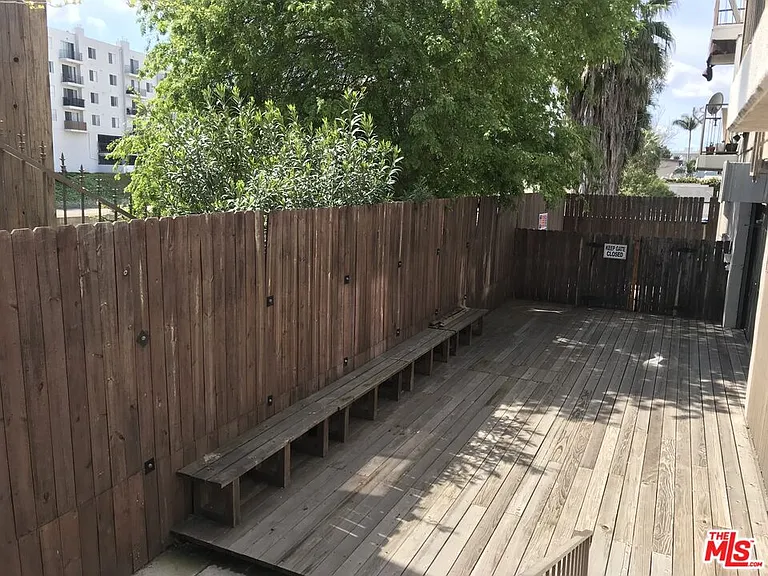 4189 Vineland Ave #109 — Photo 34