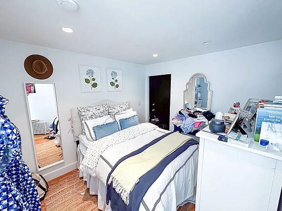 4th image of 26 Van Dam St #5RW