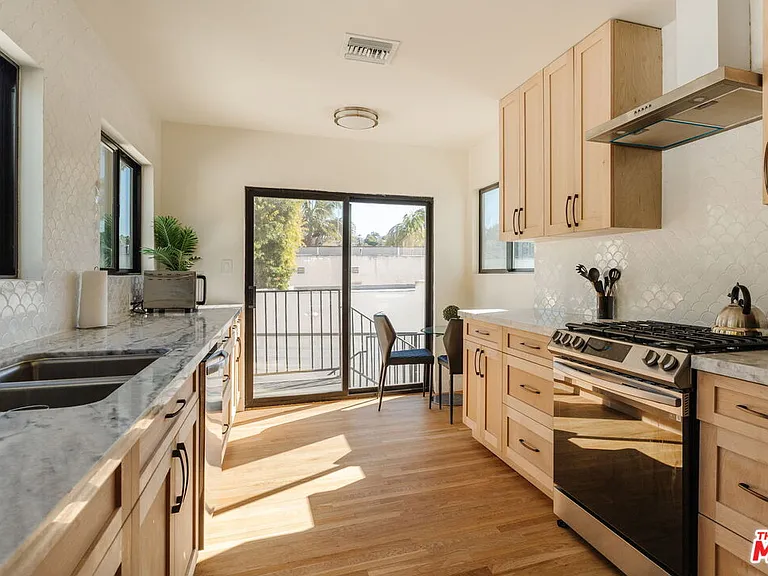 2062 High Tower Dr — Photo 5