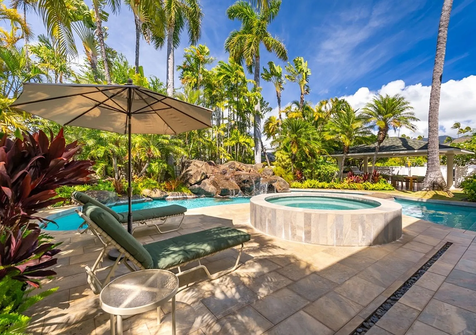 Kahala Oasis: Expansive 6BR Luxury Estate w/ Pool, Spa & Minutes to Beach — Photo 2