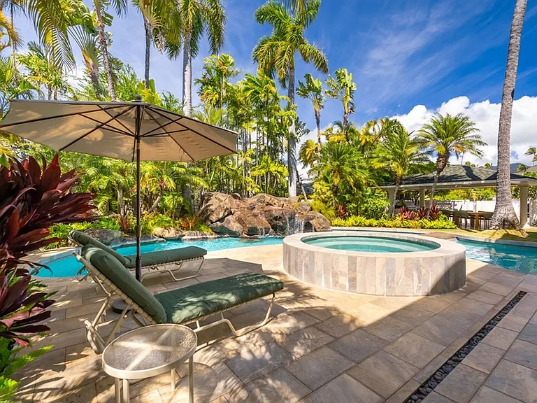 4818 Kahala Ave — Photo 2