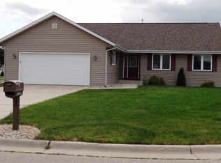 1607 Heather Ct, Janesville, WI