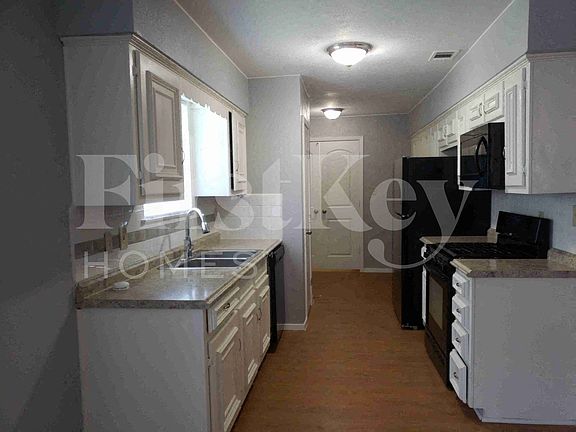 3rd image of 6537 La Grange Dr