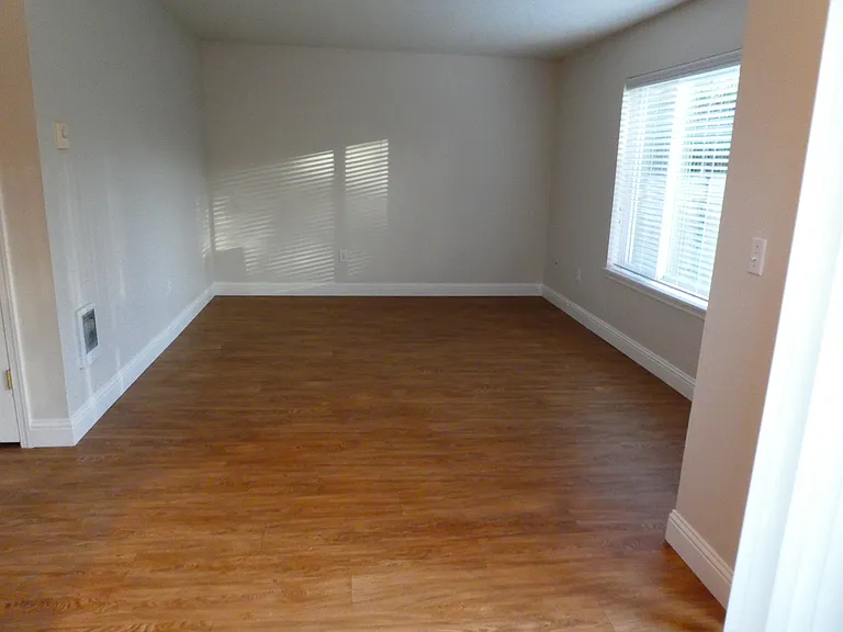 7123 SW Sagert St #1 — Photo 6