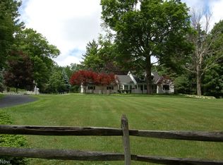 1400 W Hill Dr, Gates Mills, OH 44040