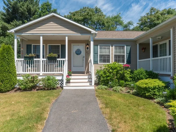 43 Fieldstone Cir, Bridgewater, MA 02324