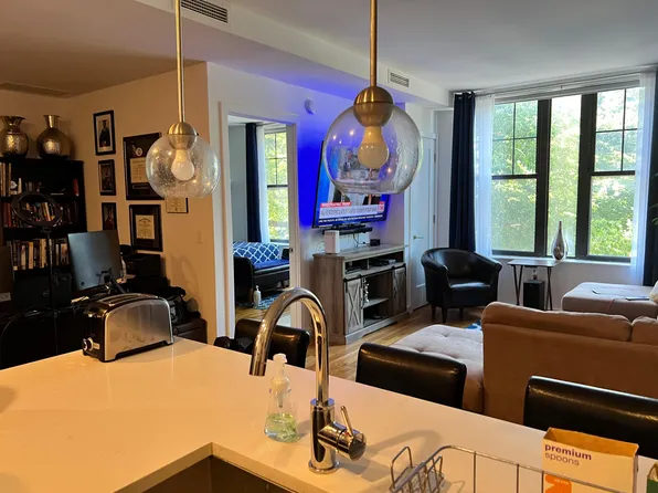 123 Parkside Avenue image 1 of 27