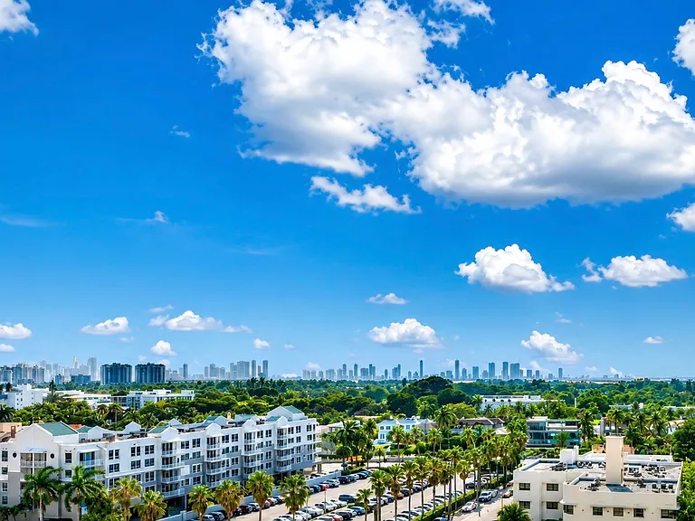 2899 Collins Ave #1042 — Photo 9