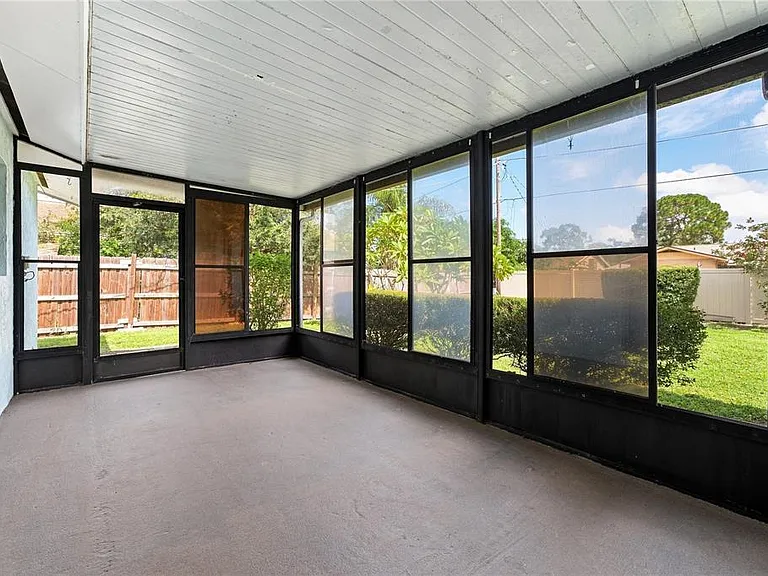 2855 Dueby St — Photo 23