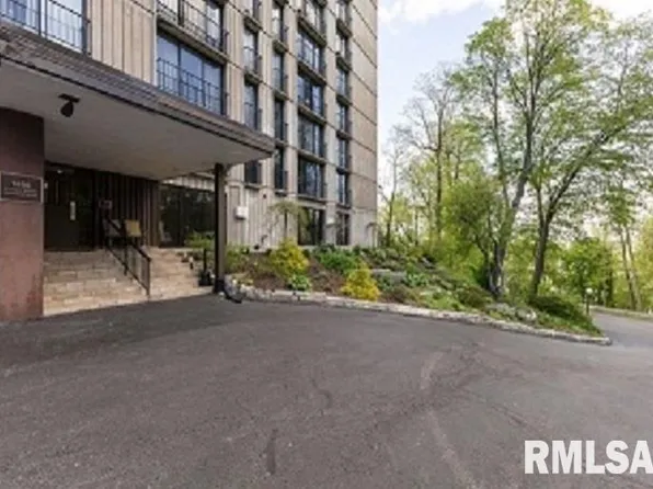 1800 7th St Unit 3C, East Moline, IL 61244