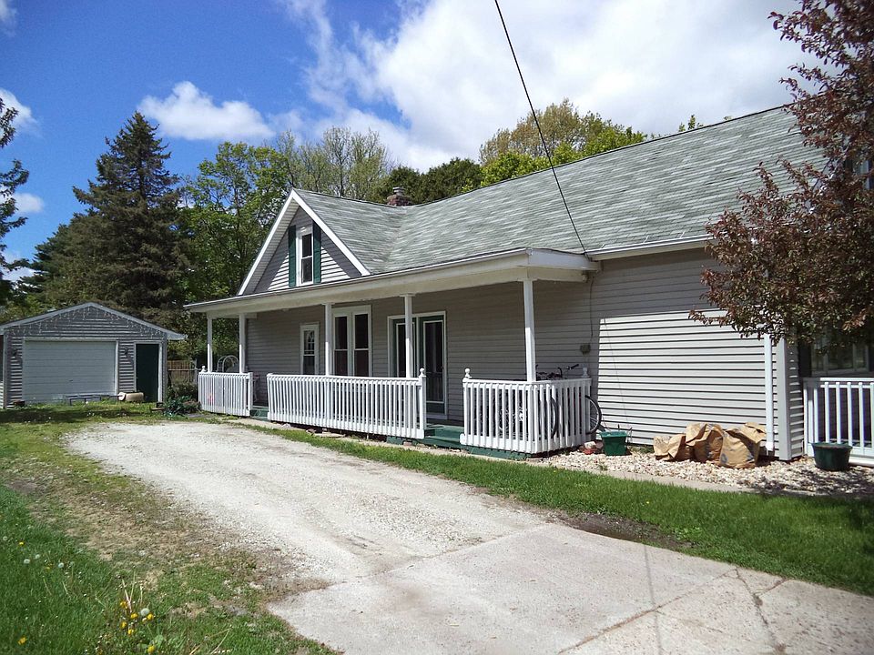 1st image of 418 S 11th St