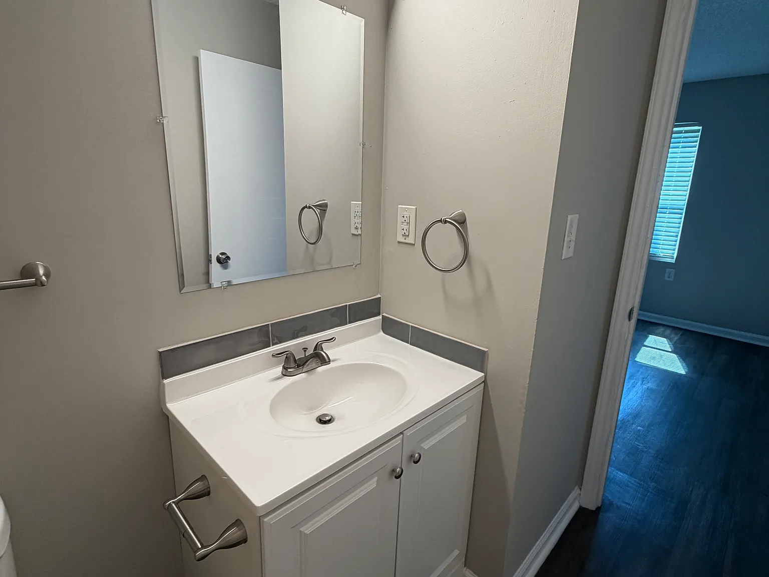 2 bed, 850 sqft, $1,235 — Photo 3