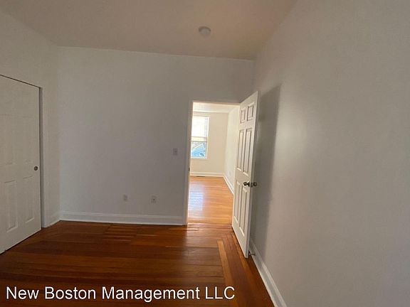 5th image of 10 Yeamans St #10