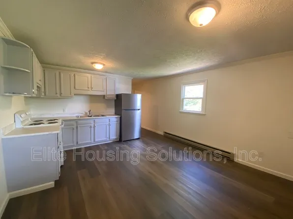108 Buck Ave, Rural Retreat, VA