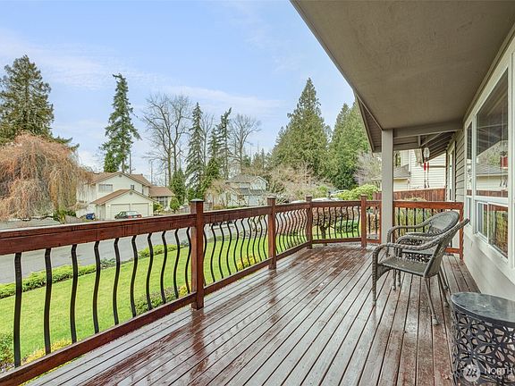 3rd image of 18201 Vineway Place