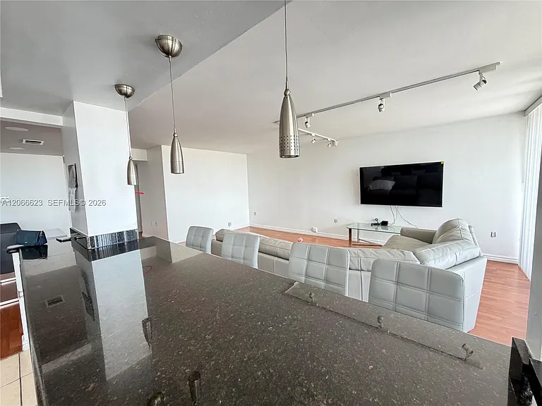 18031 Biscayne Blvd #601 — Photo 3