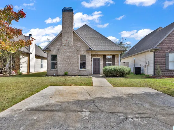 1052 Washington Dr, Moody, AL 35004