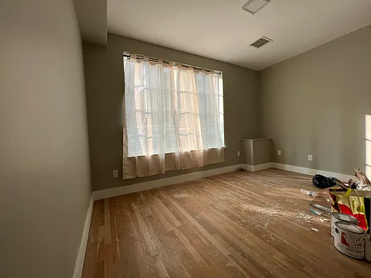 Rented by Rumah Realty Inc | media 27